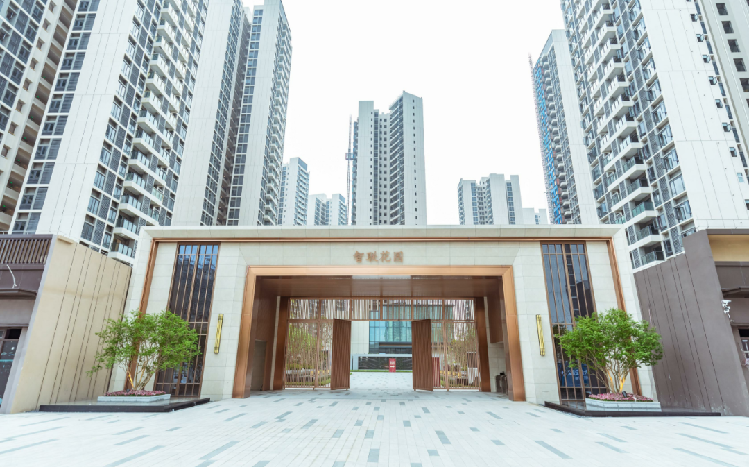 地铁坐实！广大附开学 ！智联汽车小镇只剩*后两栋