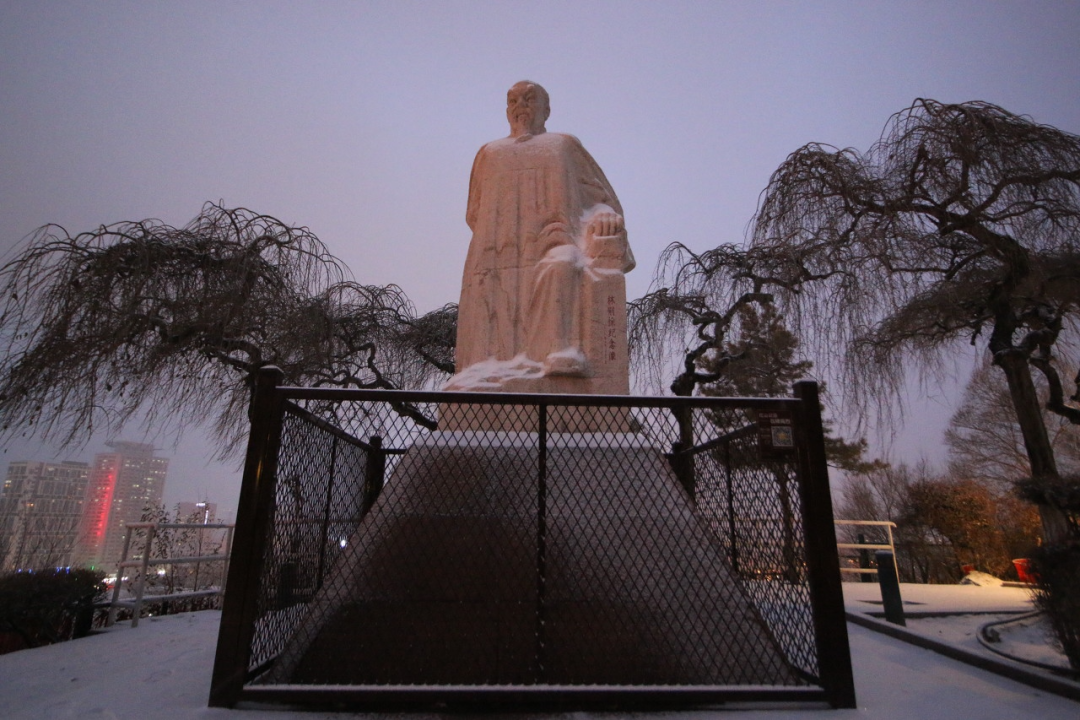 白天上班，晚上隔离不让回家，这帮人被骂一点也不冤（组图） - 4
