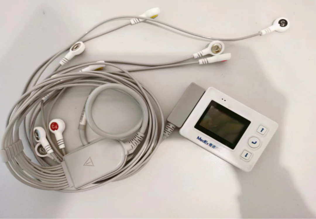 动心电图怎么弄【怦然心动】24小时动态心电图_https://www.jmylbn.com_新闻资讯_第3张