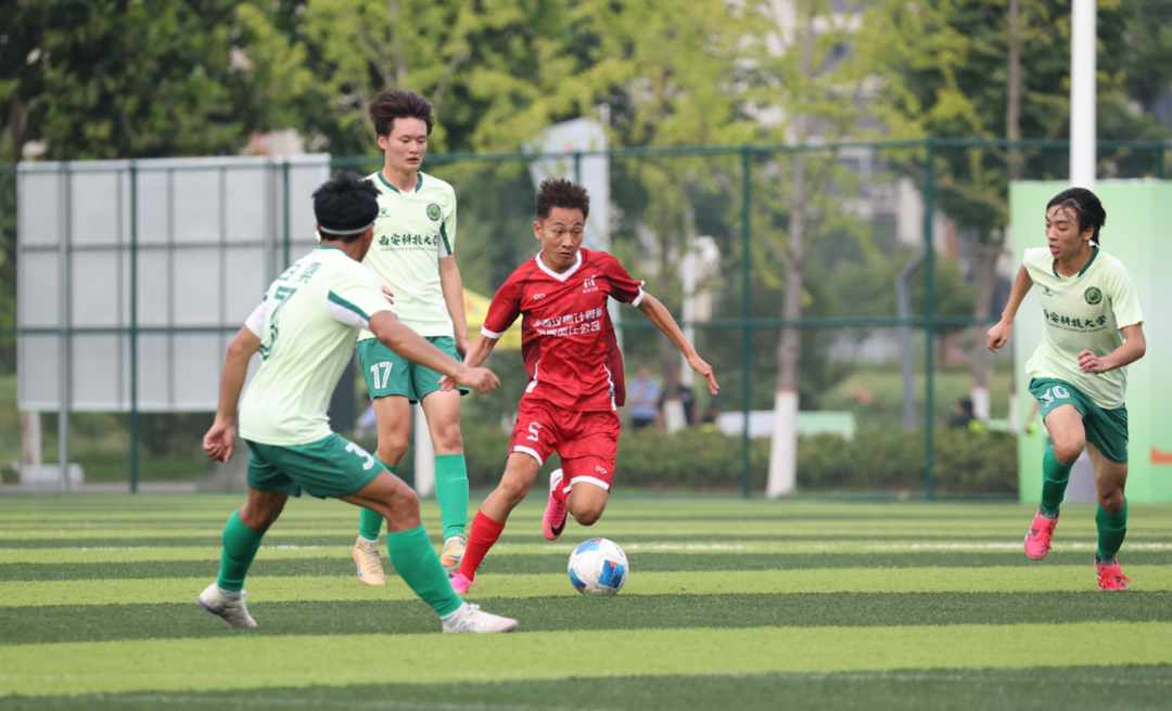 省十八运会大学生组男子足球赛开赛