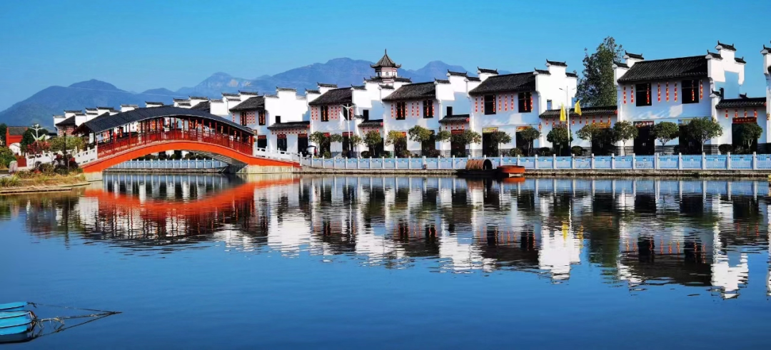 大泉洞旅游（大泉湖嬉戏
攻略）《大泉洞景区》