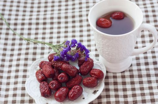 哪些中药泡水喝能养肝护肝？