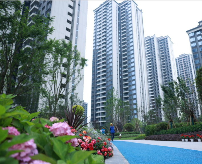 交房即领证邦泰翡翠城一期如期交付已完成超620户业主的交房