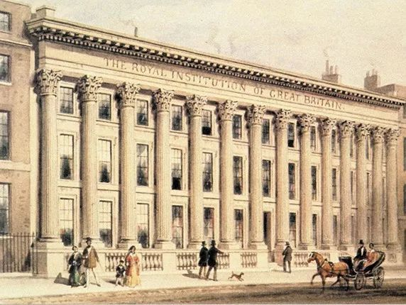 厨房里解析晶体！从家庭主妇到晶体女王的传奇 第2张