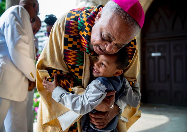 ����λ���˺������̳��֣�����10����ʿѧλ�����������ա����ġ����������˵�