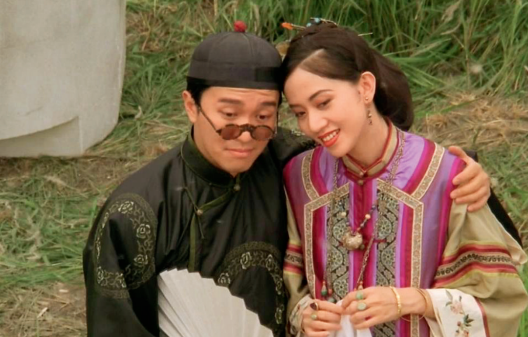 《审死官》剧照,梅艳芳饰演状王宋世杰(周星驰饰)的夫人.