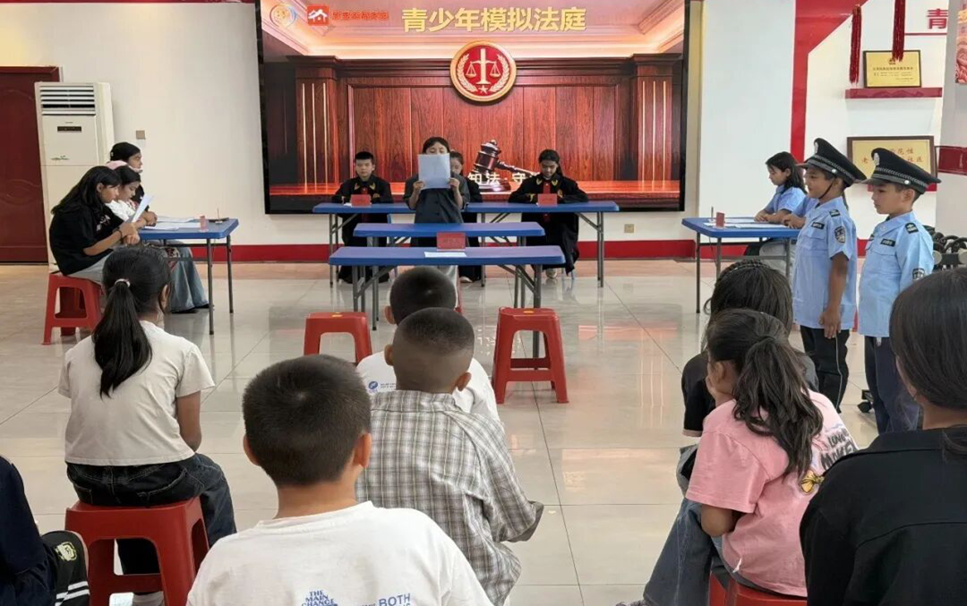 博乐市九中禁毒宣传1 (4).jpg