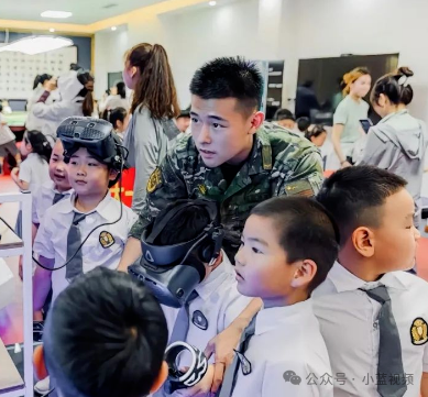 四川寸头退役教官直播，满满安全感！