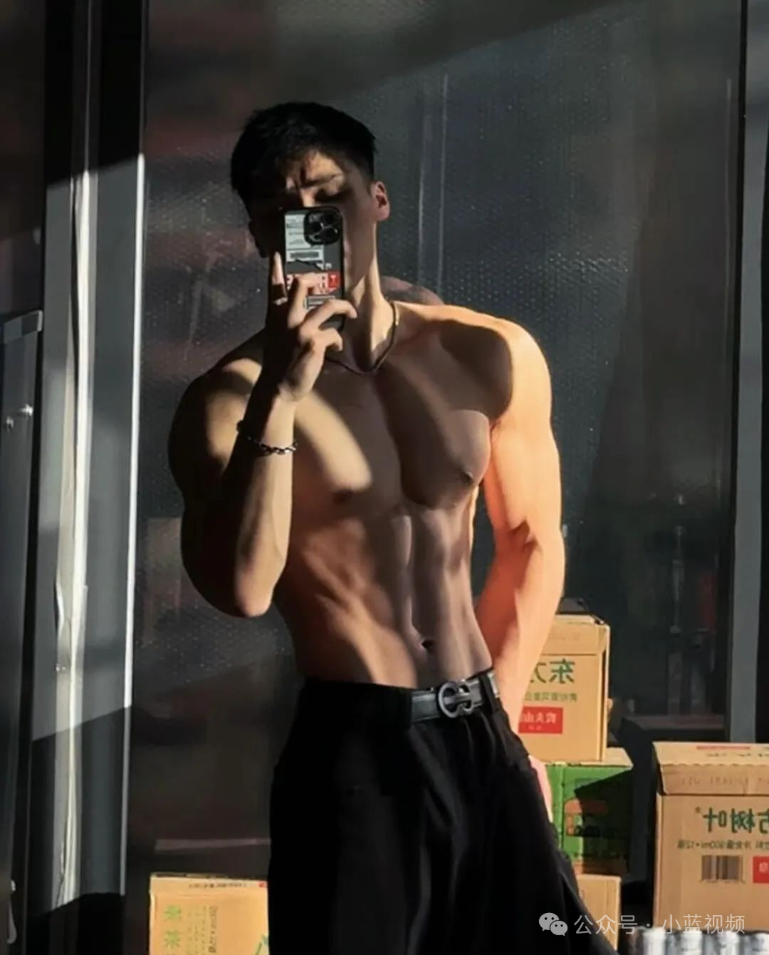 182cm北京黑皮腹肌健身私教