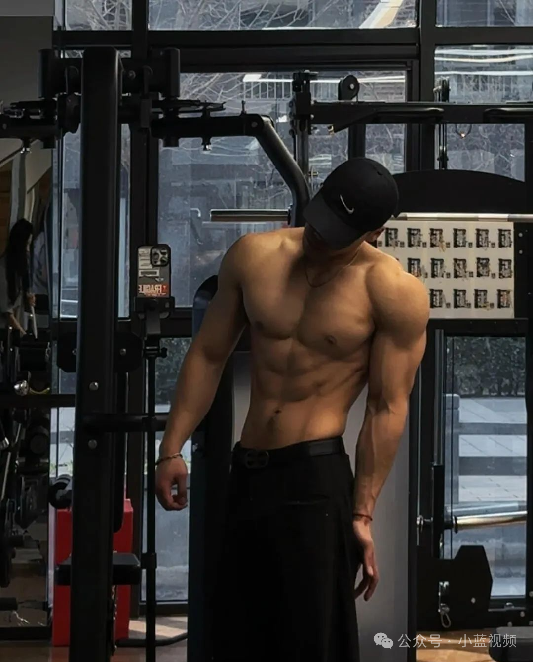 182cm北京黑皮腹肌健身私教