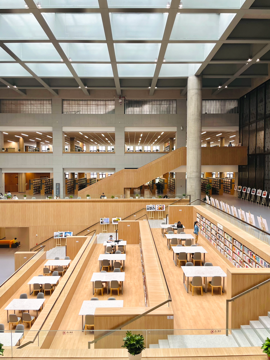 比旧馆大两倍有4000个座位陕西省图书馆新馆到底怎么样