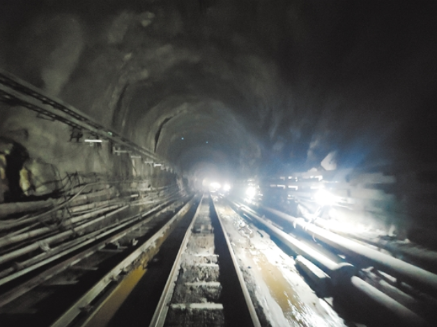 【6/1更新】深入地下700米，我国建起了一巨型“变形金刚塔”的图3