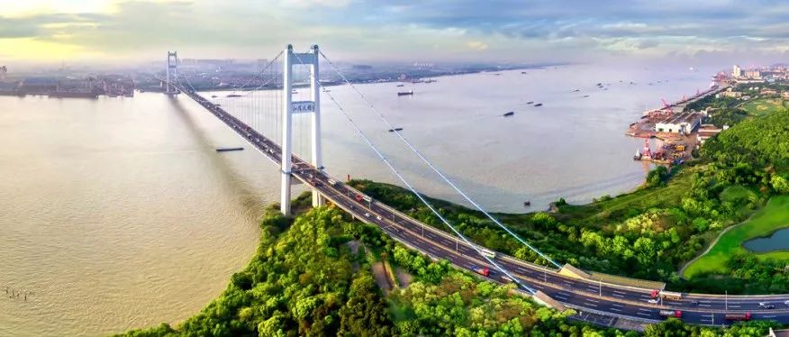 1分10秒江阴再上央视 网友：好威风