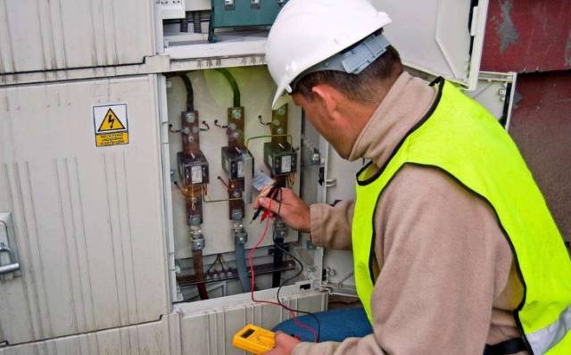 一文搞懂相线、中性线、火线、零线的区别和联系的图1