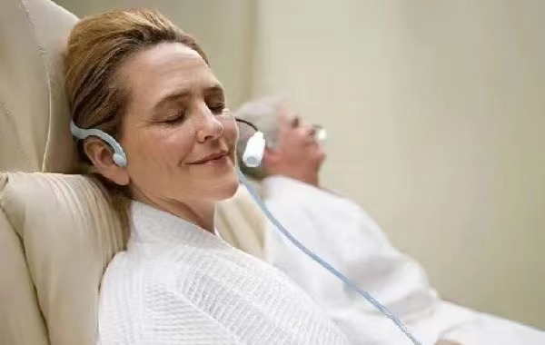 老人吸氧有什么好处吗忆氧 ｜ 吸氧：老年人的灵丹妙药_https://www.jmylbn.com_新闻资讯_第9张