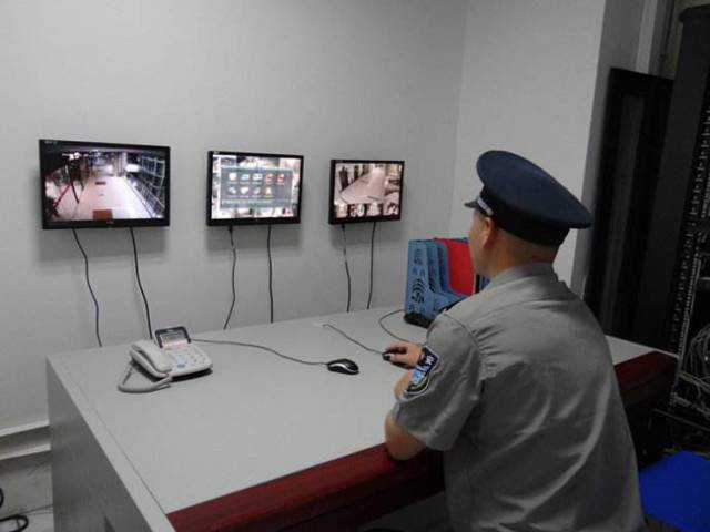 AI监控摄像机问世，会不会有一批人员面临着失业呢？(图1)