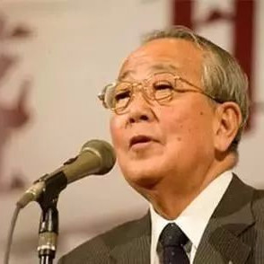 稻盛和夫：心怀“爱情”与下属交往，成为令员工迷恋的领导者