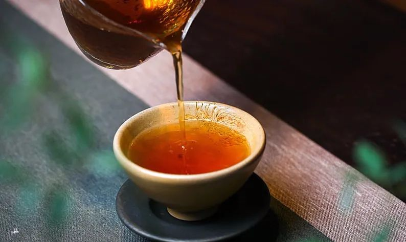 武夷岩茶为什么会出现返青？岩茶的焙火与岩韵有什么样的关系吗？