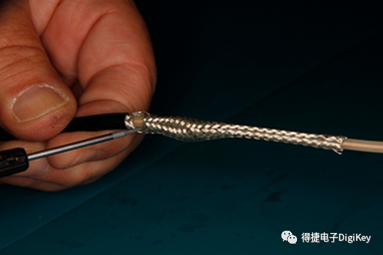 同軸電纜端接鱷魚夾：詳細的操作步驟圖解來了！的圖2