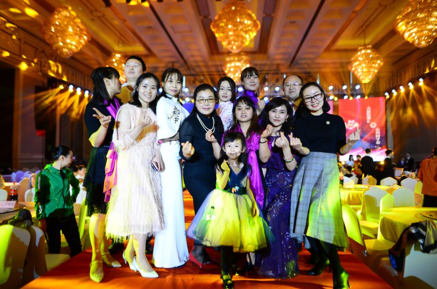 卓育英才：《天联成长方案》价格即将上调，华为Mate30pro5G手机等你来抢！