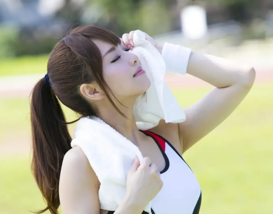 为什么这么多漂亮的妹子会选择拍AV？