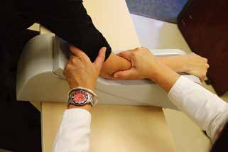 肘关节固定支具怎么用肘关节脱位切开复位内固定术后康复：AAOS骨科术后康复指南_https://www.jmylbn.com_新闻资讯_第11张