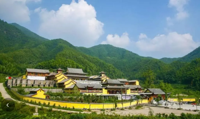 袁州区栖隐禅寺禅宗五家七宗中最早形成的宗派是沩仰宗,创立并兴盛于