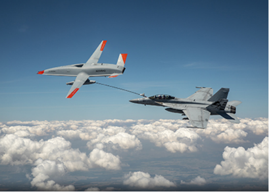 【装备发展】“黄貂鱼”！美国MQ-25无人机完成首次空中为他机加油试验的图2
