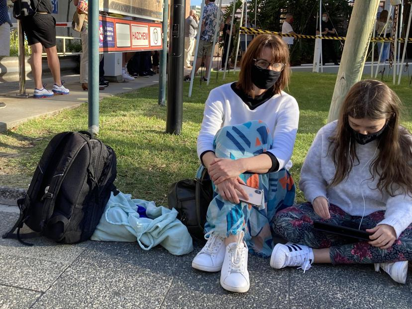 悉尼确诊增至28例！西澳已联系87名从悉尼北海滩入境的旅客，检测点外大排长龙 - 5