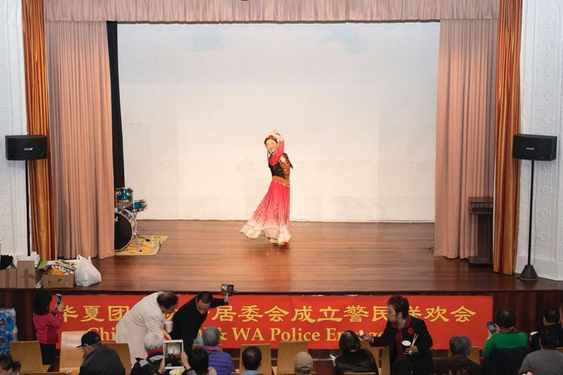 金千副总领事出席华夏居委会成立仪式 - 11