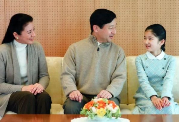 13岁悠仁王子从小养尊处优 集万千宠爱于一身 被父母宠溺长大 战火巴比伦 微信公众号文章阅读 Wemp