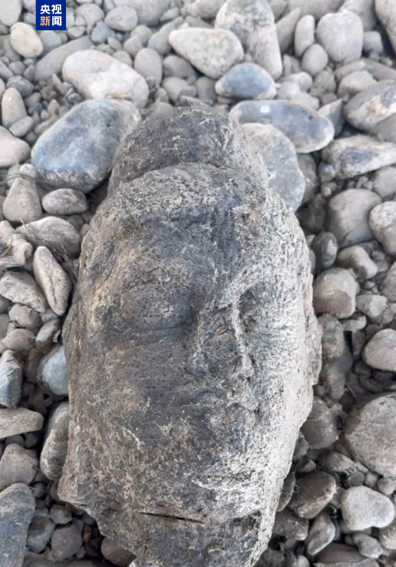 男子钓鱼“钓”到佛头，龙门石窟研究院：初步鉴定，唐代的！