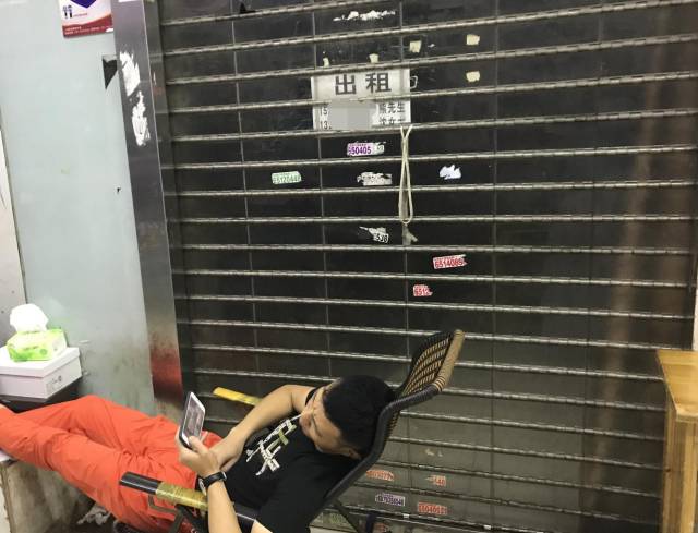 消失中的服装市场，“他们最恨的人是马云”