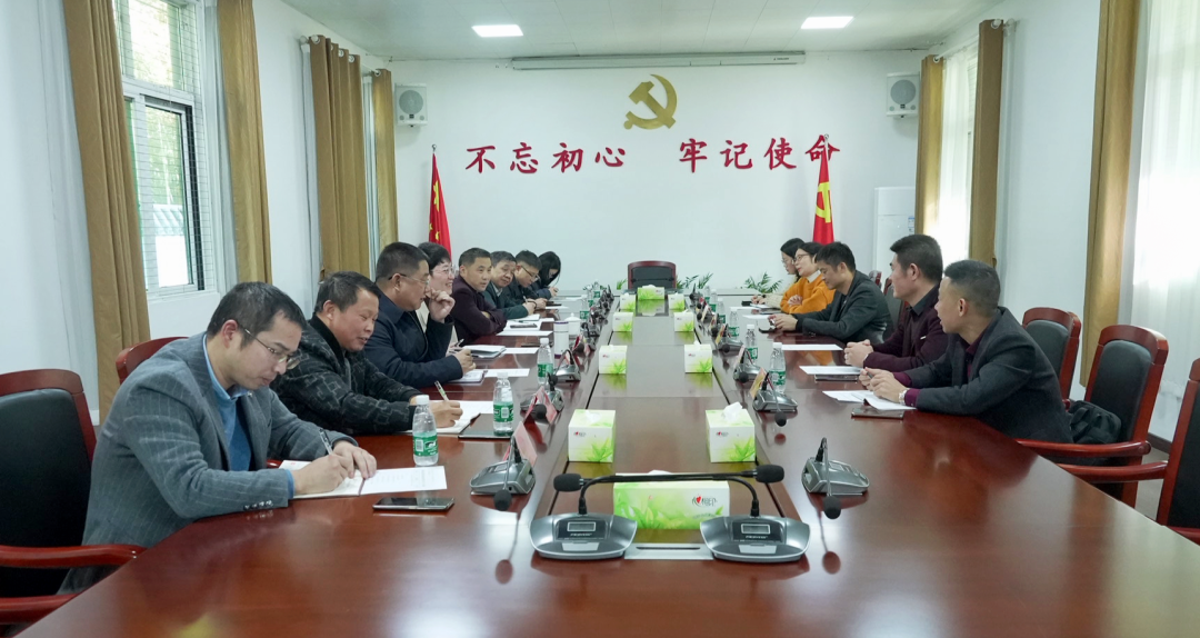 区)优秀案例>会上,永新县扬子地板,永新县美大集成灶,永新县蒙牛奶业