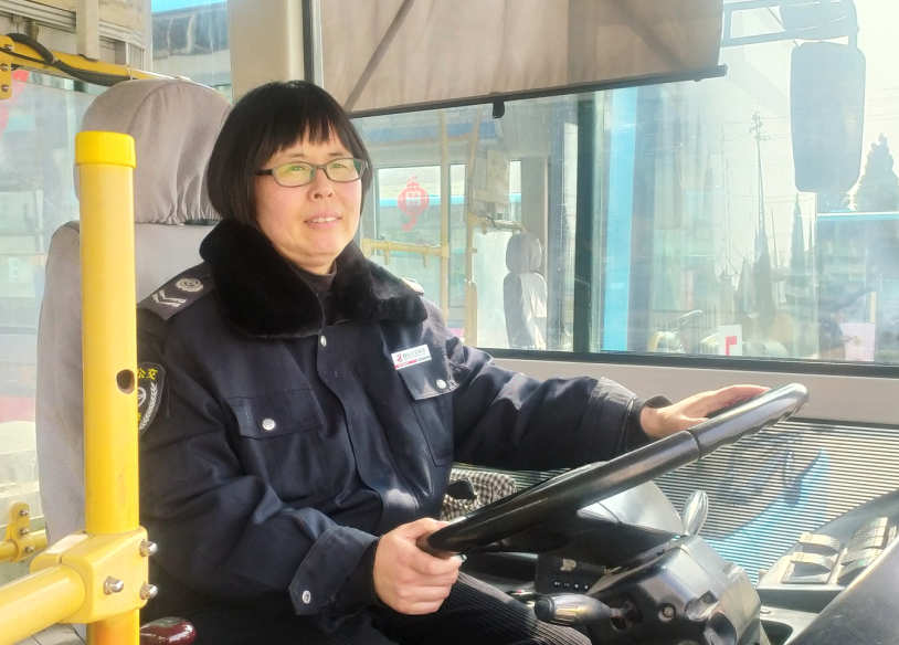 三八妇女节礼赞烟台公交女司机撑起公交半边天