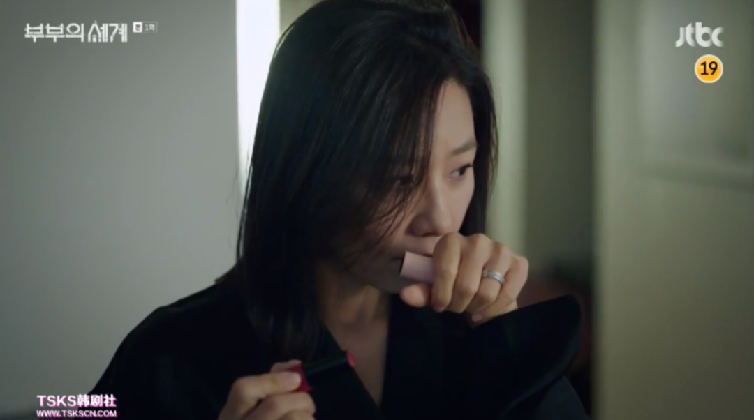 ��Ů����Ƥ�³��죬�����ˣ�