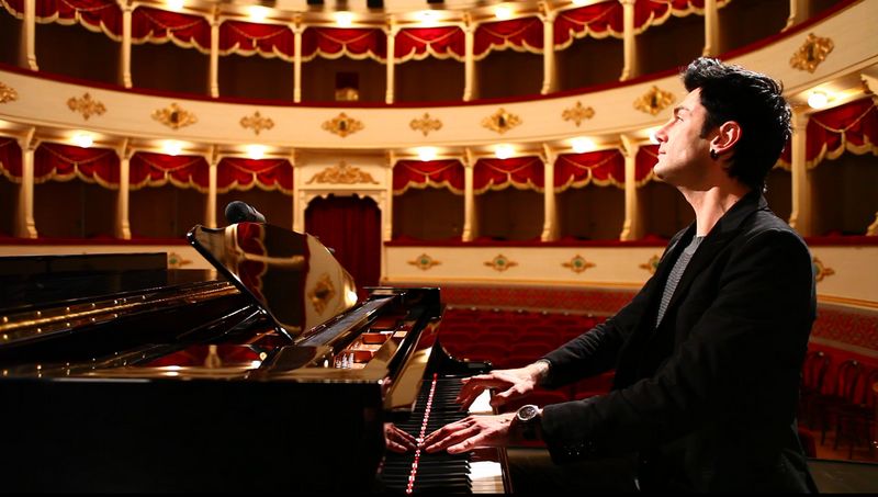 %name 馬克西姆·姆爾維察(Maksim Mrvica) 世界上最暢銷跨界鋼琴家澳新巡演即將啟航