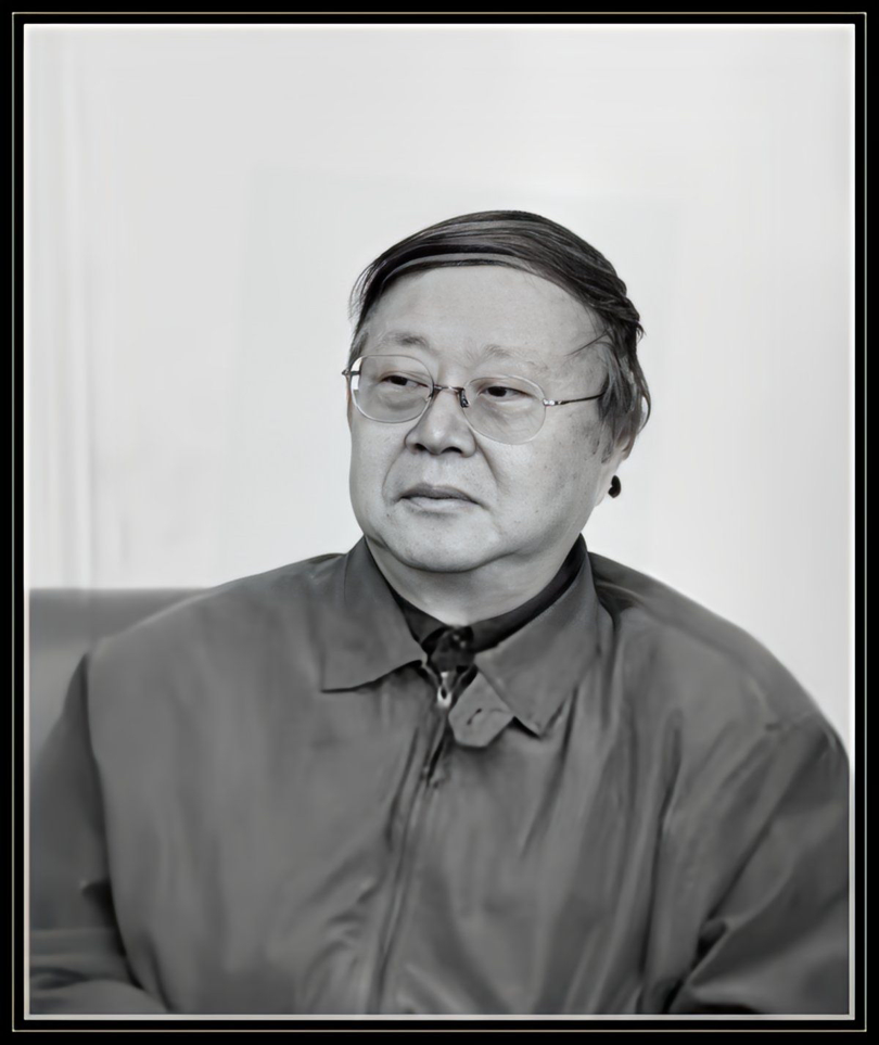 的人一律尊称"二哥",我也这么叫他,这从二哥的名字上即可看出,万仲翔