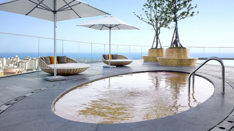 一半大海，一半旷野！这个藏着秘境的小众海岛，不仅直飞1.5h，最重要的是它免签！