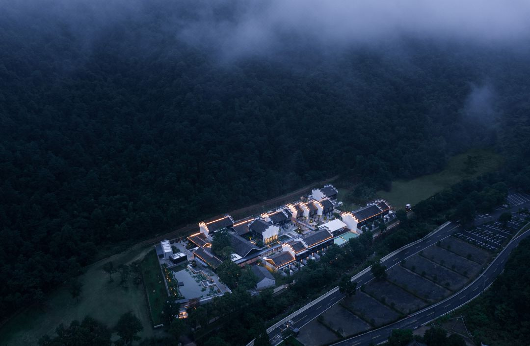 中国人自己的“小普吉”！高铁1.5h直达，依山傍海，竹林温泉畅泡！