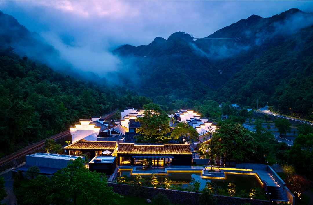 中国人自己的“小普吉”！高铁1.5h直达，依山傍海，竹林温泉畅泡！