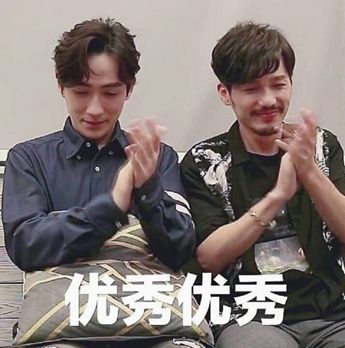 我们抓来了两对情侣,试图拆散他们 我们抓来了两对情侣,试图拆散他们