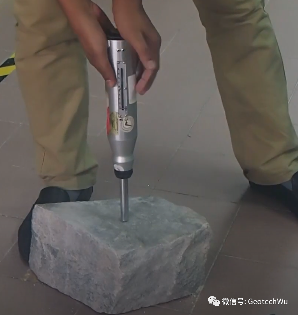 单轴抗压强度UCS(Unconfined Compressive Strength)的取值考虑的图1