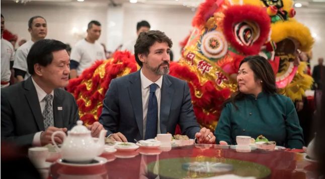 加拿大无条件延长访客停留时间