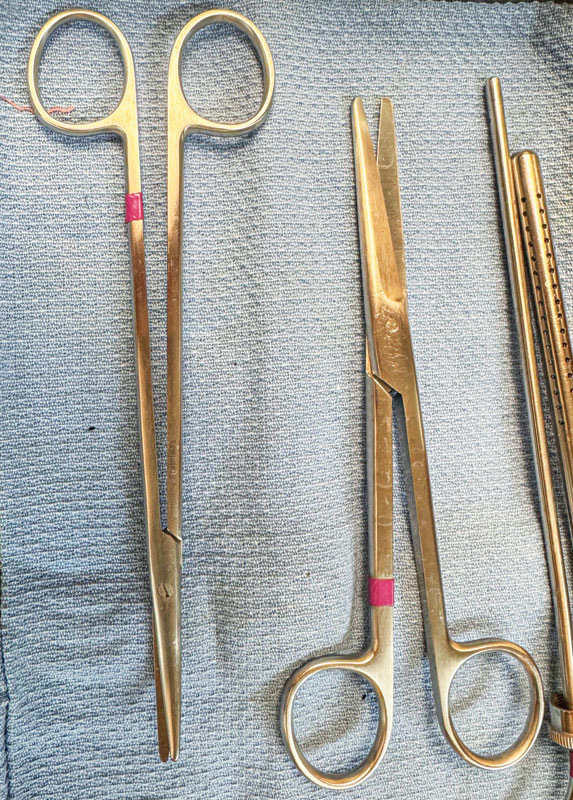 手术钳子怎么拿剪刀钳子牵开器，盘点外科医师必会的手术器械与器械保养_https://www.jmylbn.com_新闻资讯_第3张