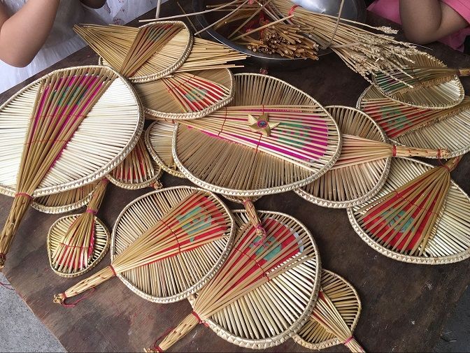 割麦时节 老苏州的那把麦秸扇还有人做！