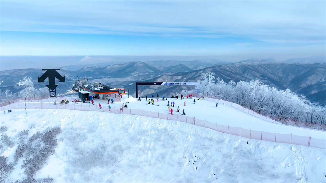 万峰通化滑雪度假区早鸟滑雪套餐399元起 2大1小含雪具至2027年