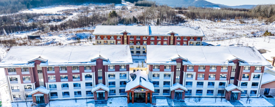 长白山华美胜地雪季预售899元起2晚含滑雪温泉漂流
