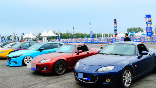 氛围感拉满!要装要火改装车聚会邀你共赴潮燃盛会