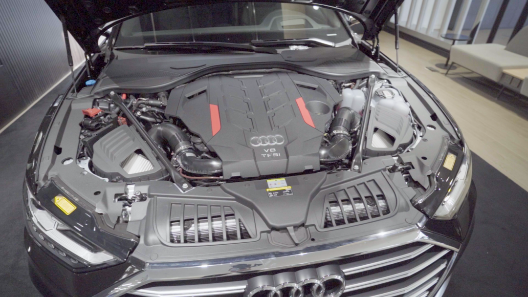 奥迪家族最强房车 10辐轮圈还带个s看了就唬人 柠檬资讯